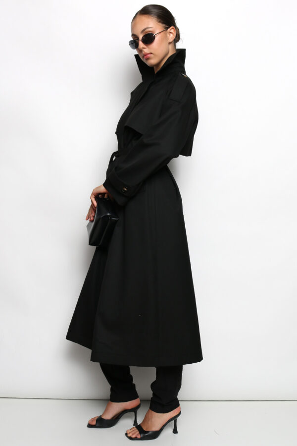 TRENCZ W KOLORZE CZARNYM