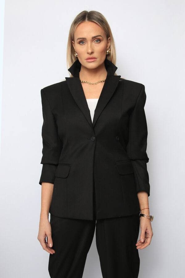 CZARNY ŻAKIET Z KLAMRĄ