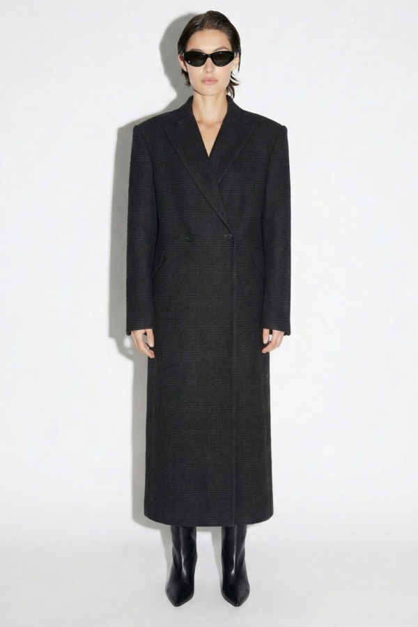 PŁASZCZ W MĘSKIM STYLU