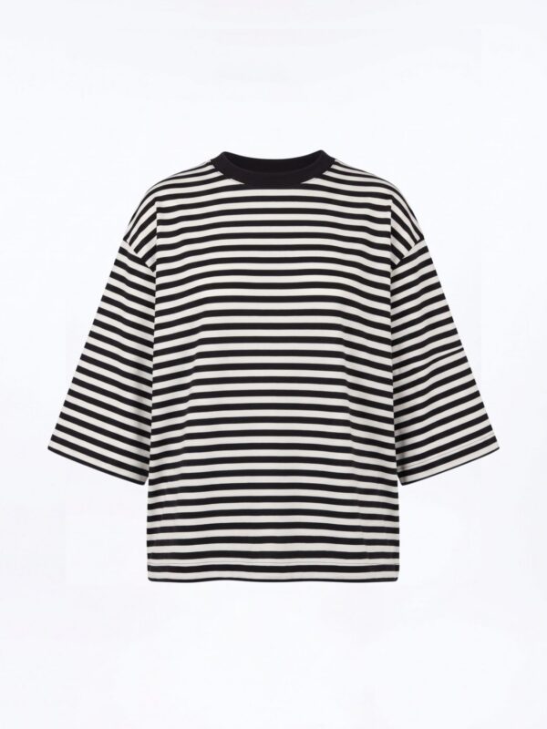 T-shirt oversize w czarno-białe paski
